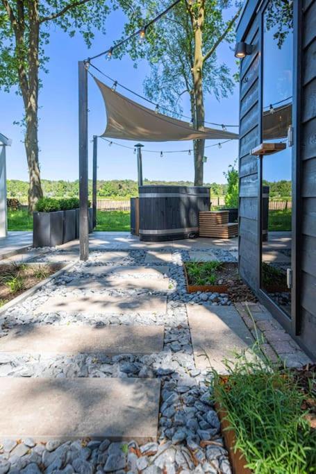 86, Bed & Outdoor Wellness - Sauna, Hottub, Icebath & Outdoor Shower Included! Oisterwijk Luaran gambar